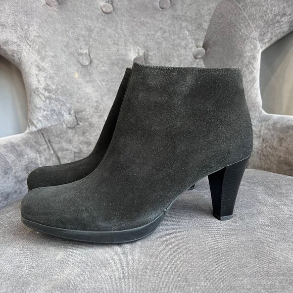 La Canadienne Women’s Oliver Waterproof Suede Booties – Size 9M Black - Picture 2 of 11
